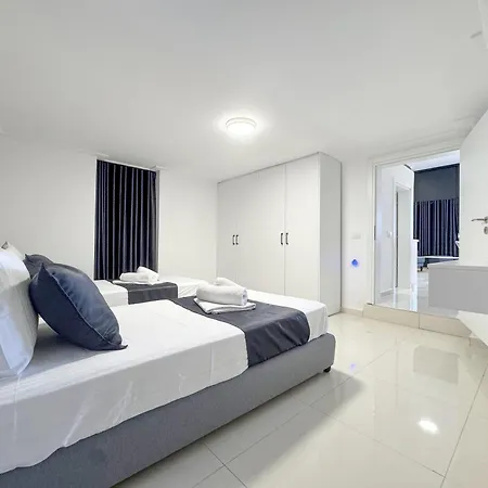 Panorama Pool Duplex 1 Sarande
